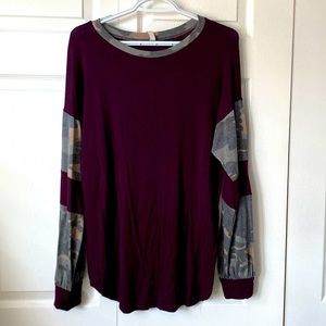 Women’s long sleeve purple w/ camouflage blouse. Size M